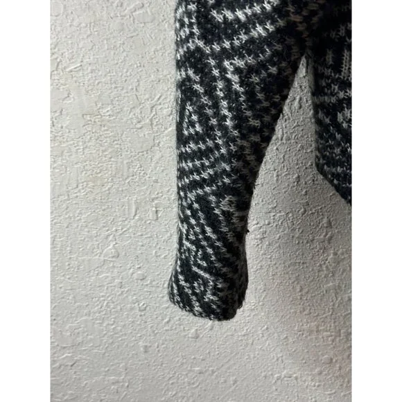 Billabong Womens Large Open Front Cardigan Black White Acrylic Geometric Pattern - Picture 7 of 8